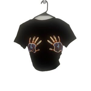 SHEIN Black and Orange Short Sleeve Tee with Handprint Design